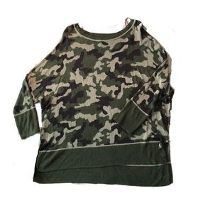 New Directions Camouflage Sweater SZ 1X Long Hi Low Hem Dolman Sleeve